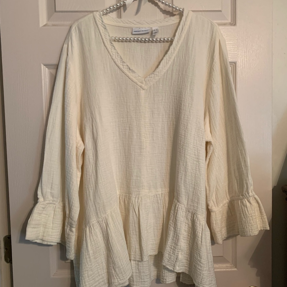 Canyon Retreat ~Cream V-Neck Ruffle Hem Top